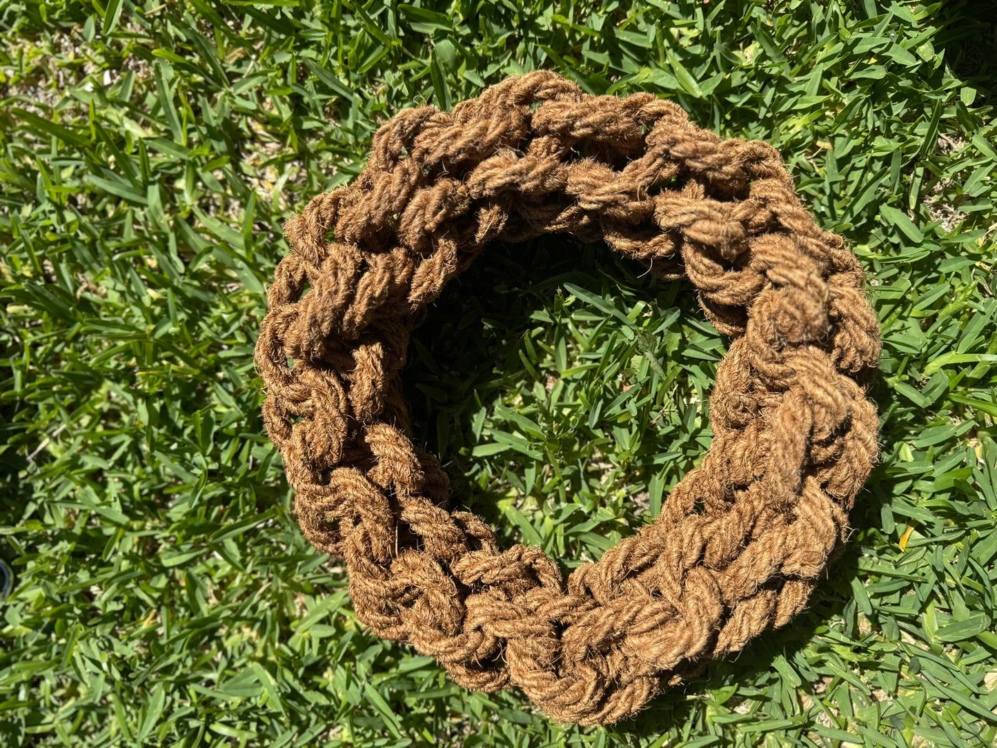 Engineered for power chewers, these braided scrub rings deliver exceptional durability without excess weight. Hand-braided coir construction creates a dense, textured surface that withstands aggressive chewing while remaining light enough for extended play sessions. The robust design makes them an ideal choice for dogs that demand a challenging, long-lasting toy. Perfect for interactive play or independent enrichment.