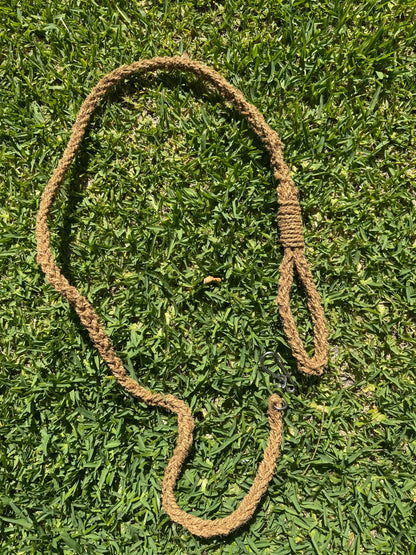 Handcrafted from high-tensile coconut fiber, this 1.5m dog leash delivers sustainable performance without compromise. The natural coir construction resists salt water corrosion, making it exceptionally suited to coastal living, while remaining lightweight for comfortable daily handling. Free from plastics and synthetic materials, each leash showcases authentic artisanal weaving that speaks to genuine durability. An ideal choice for discerning dog owners who prioritize environmental responsibility alongside 