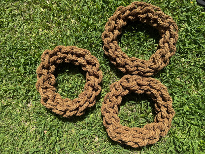 Engineered for power chewers, these braided scrub rings deliver exceptional durability without excess weight. Hand-braided coir construction creates a dense, textured surface that withstands aggressive chewing while remaining light enough for extended play sessions. The robust design makes them an ideal choice for dogs that demand a challenging, long-lasting toy. Perfect for interactive play or independent enrichment.